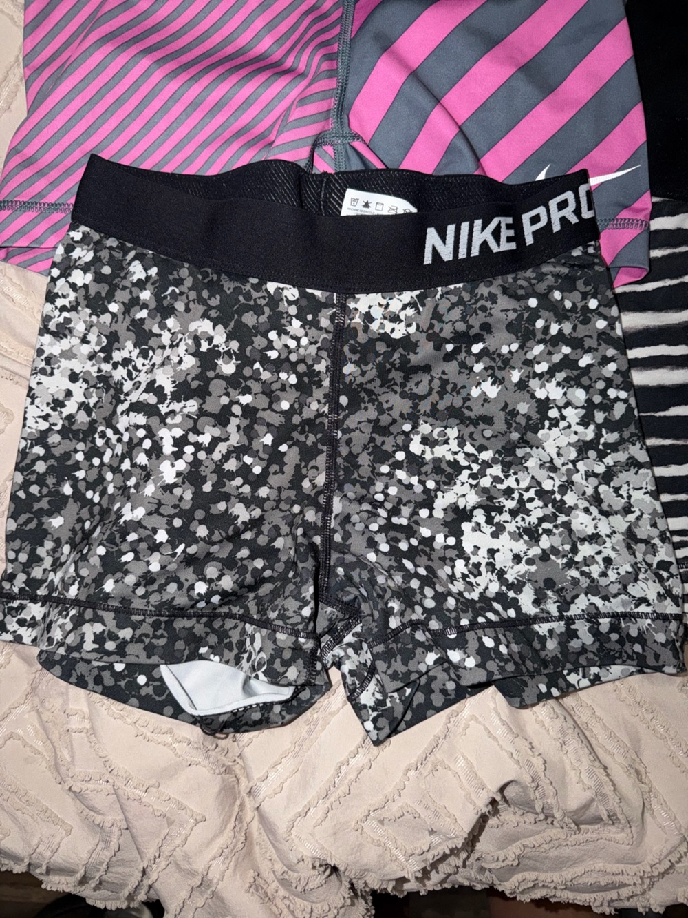 Nike Pro Womens Compression Shorts Pack - Neon Green, Pink, Black, Gray, White - Picture 2 of 6